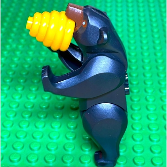 🍯The Honeycomb Bear - Picture 3 of 5
